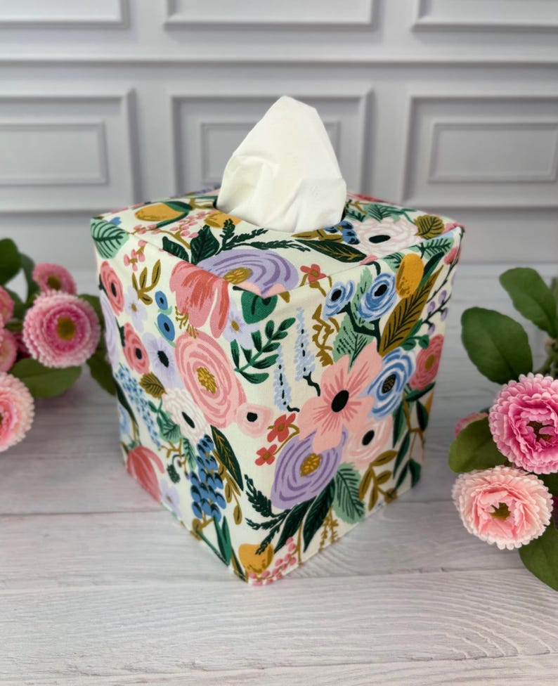 Floral reversible tissue box cover