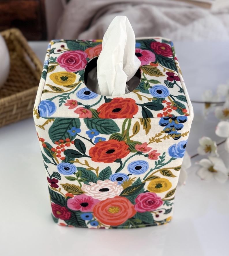 Floral reversible tissue box cover