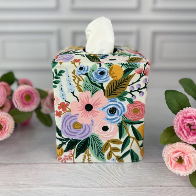 Floral reversible tissue box cover