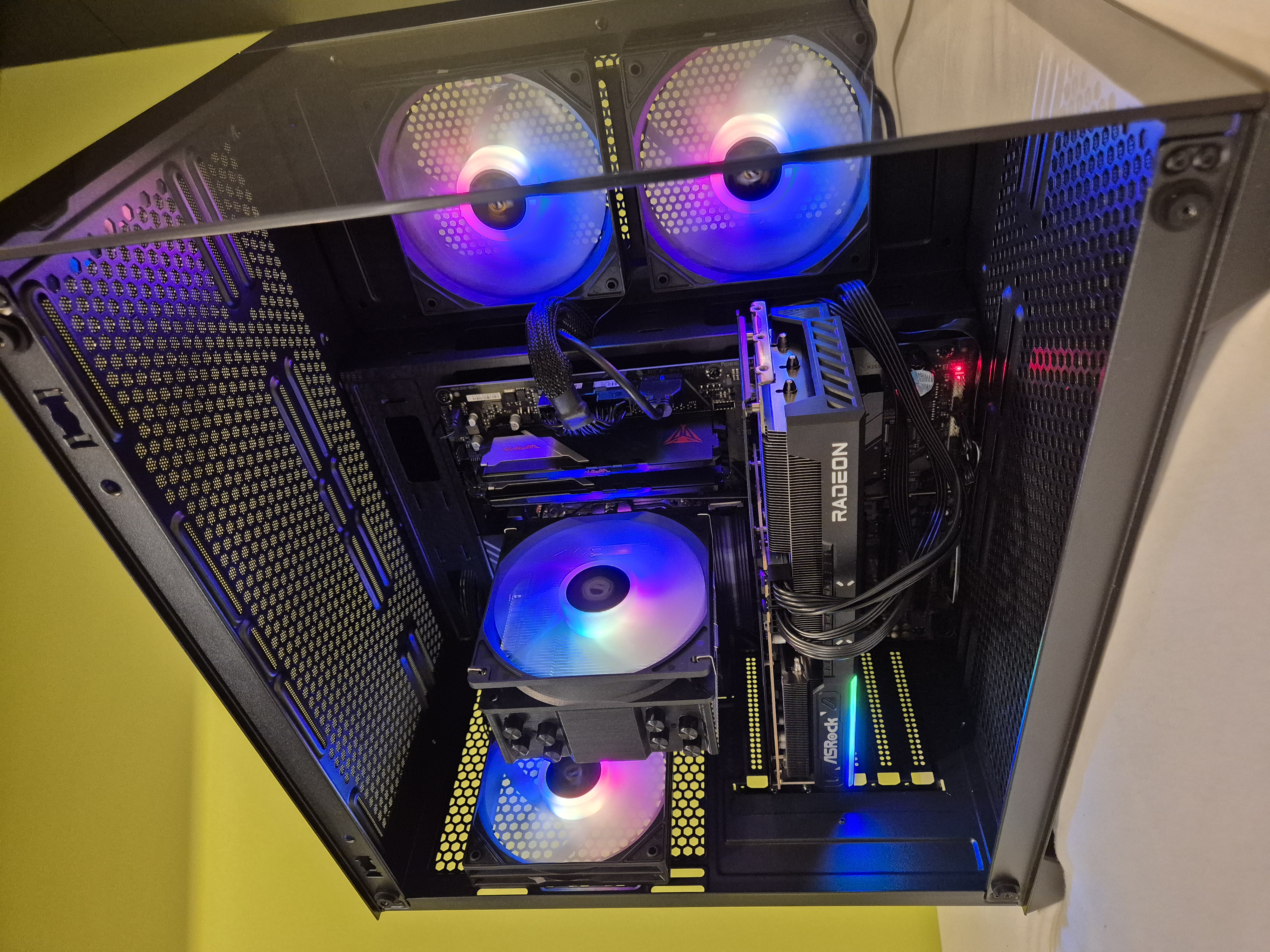 Ryzen 5 9600x & Radeon RX 9070 16gb