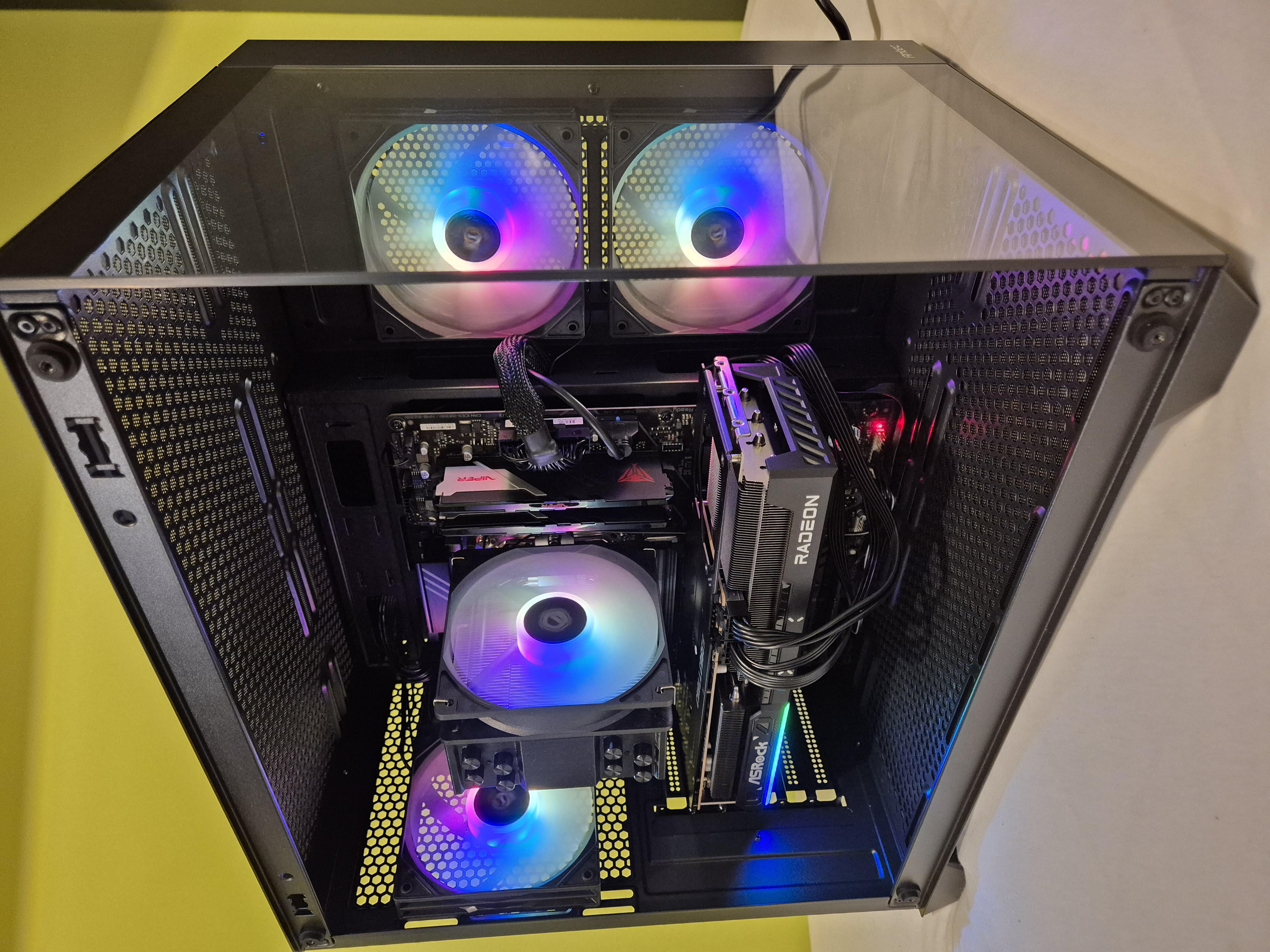 Ryzen 5 9600x & Radeon RX 9070 16gb