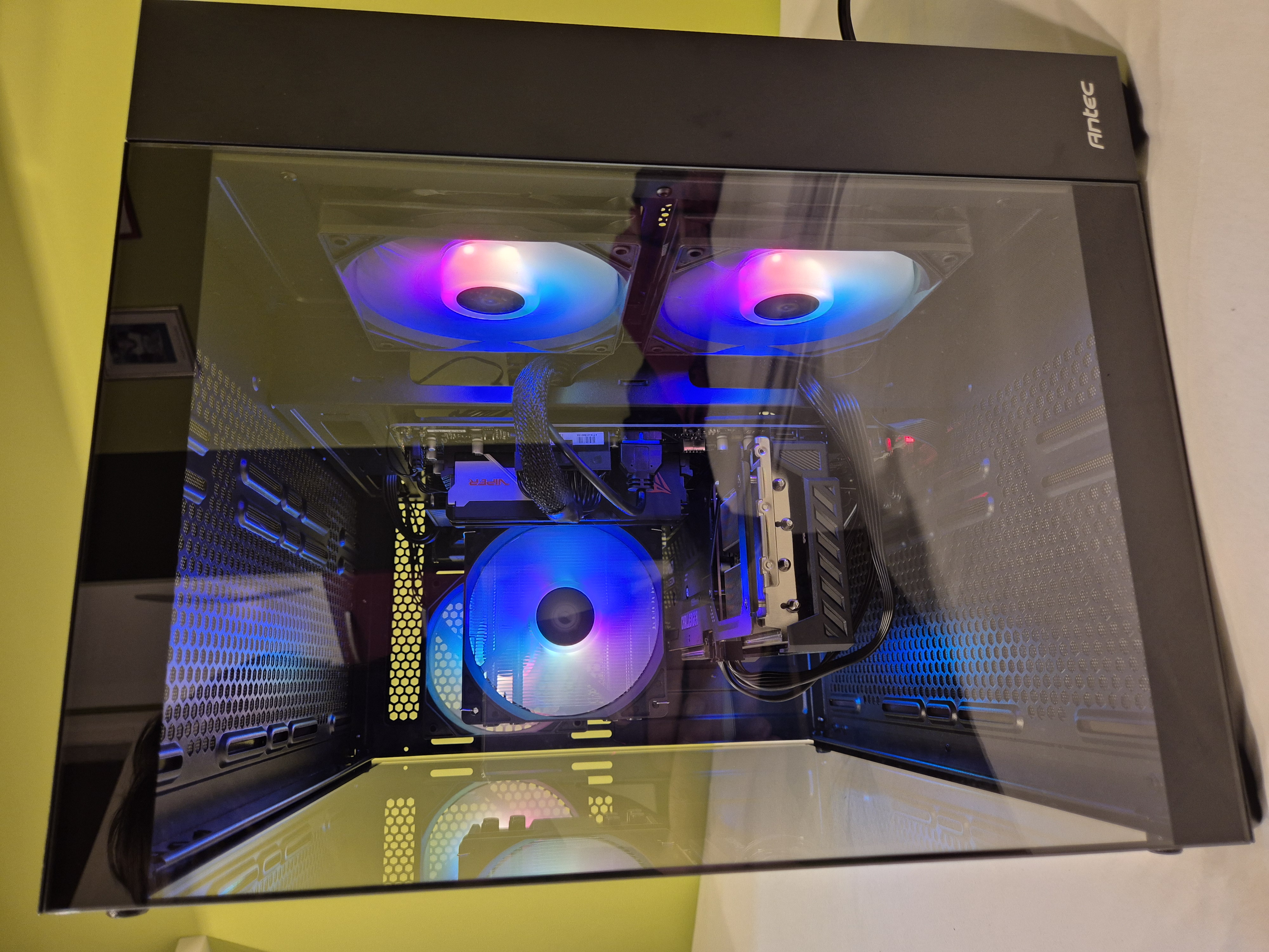 Ryzen 5 9600x & Radeon RX 9070 16gb