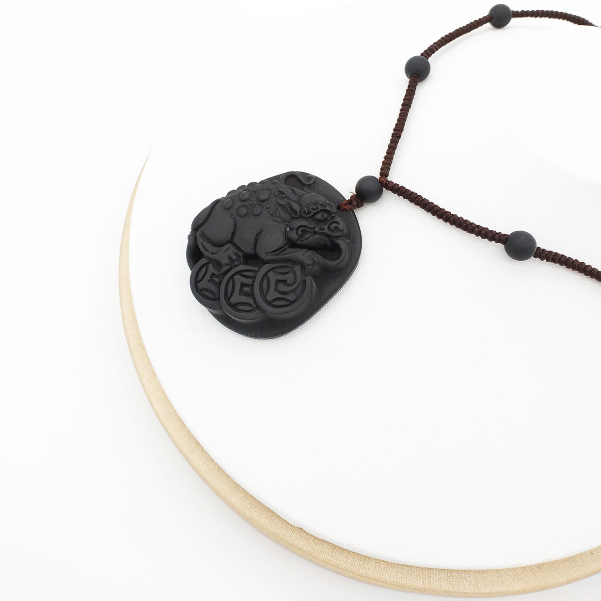 (858) 守財金蟬佩