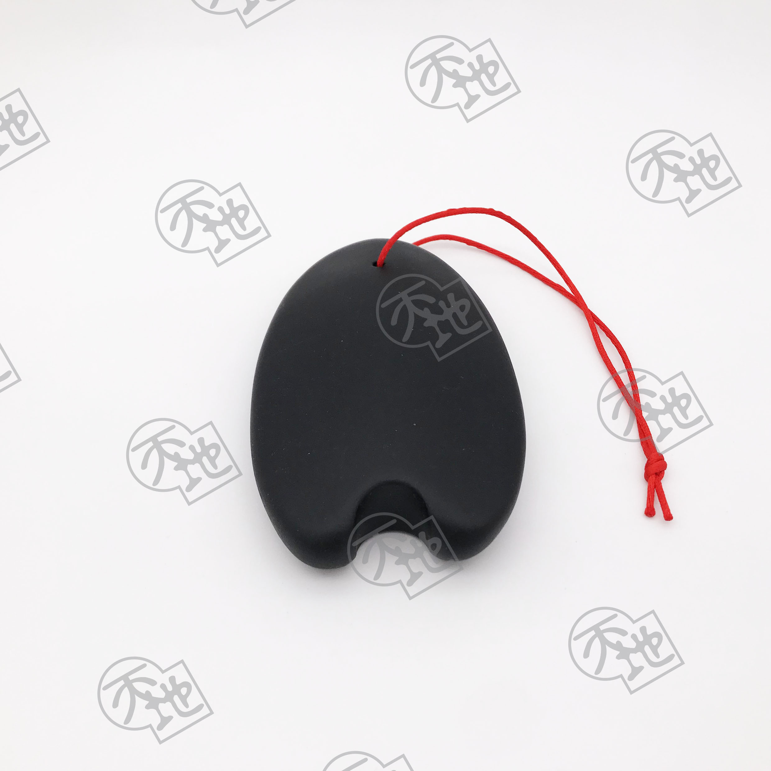 (06B) 凹形橢圓形砭石