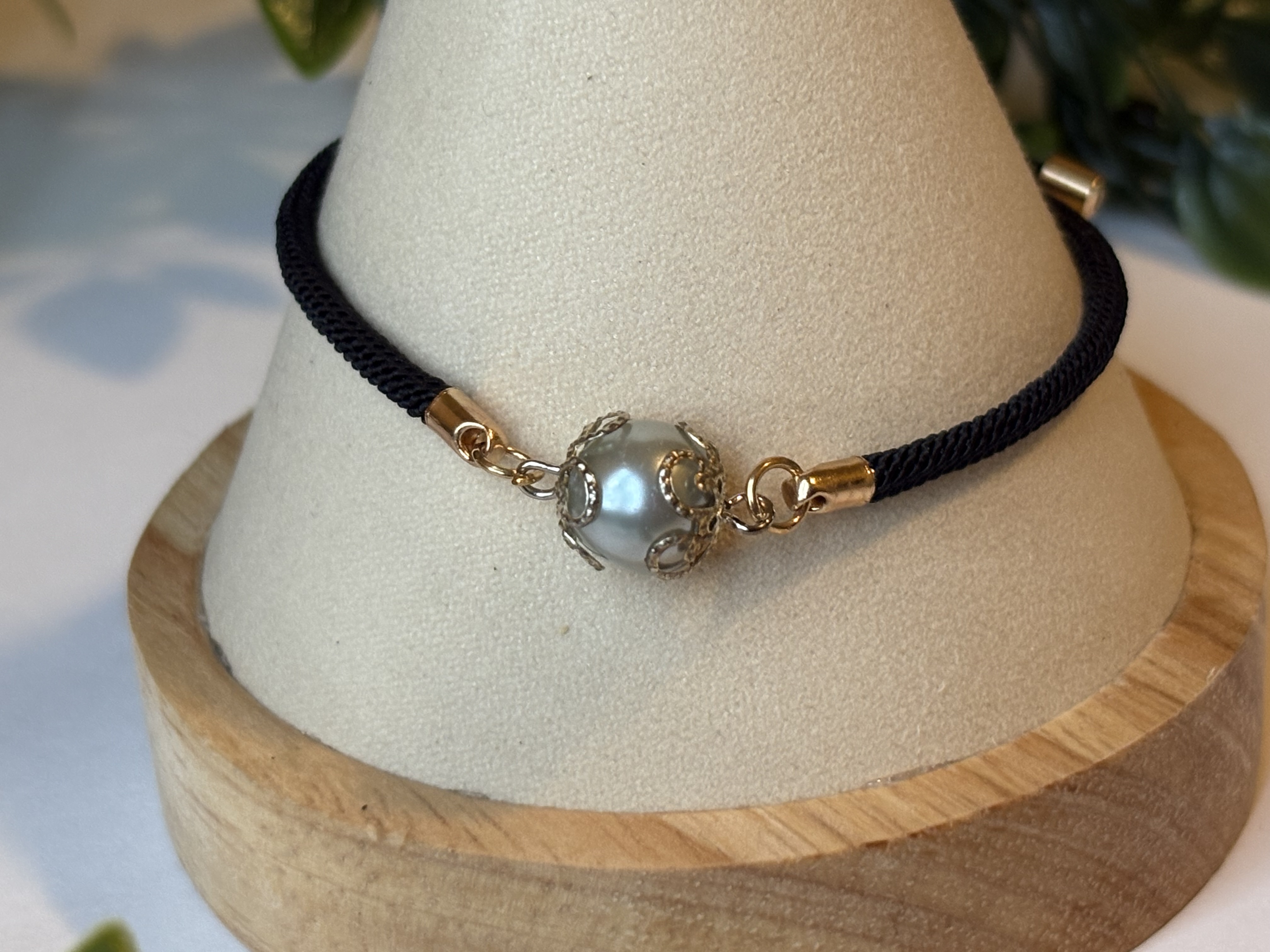 The Midnight Filigree Pearl Bracelet 