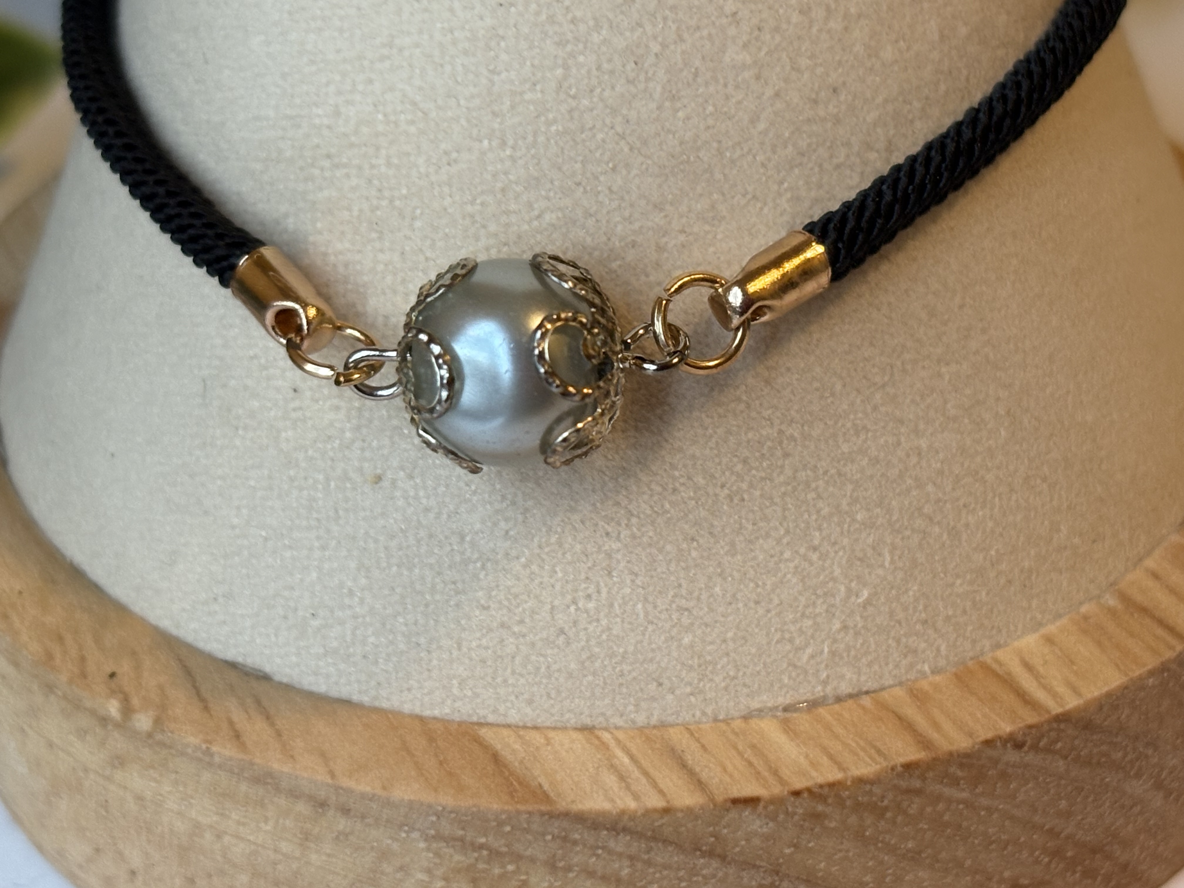 The Midnight Filigree Pearl Bracelet 