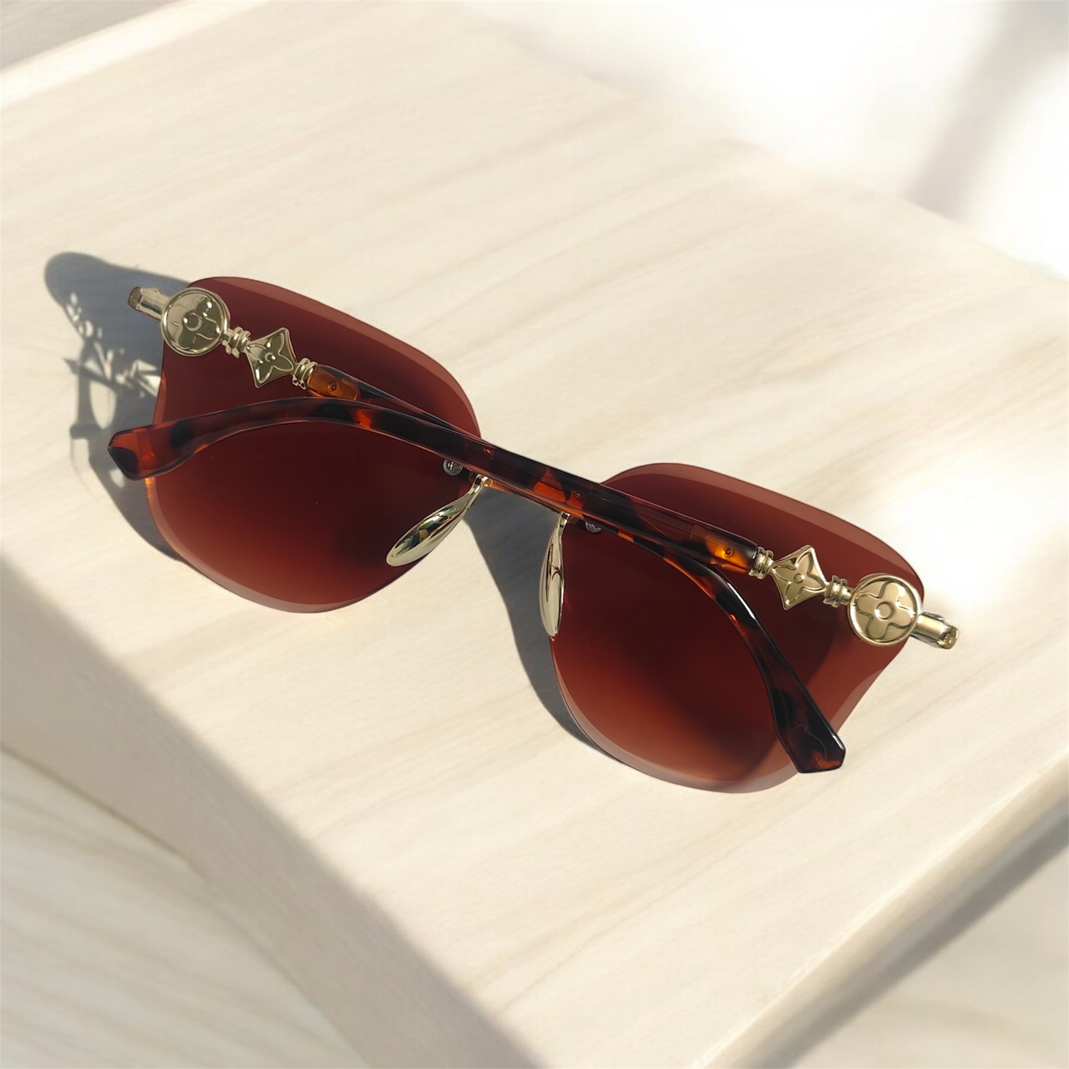 Butterfly Reddish-Brown Rimless Sunglasses