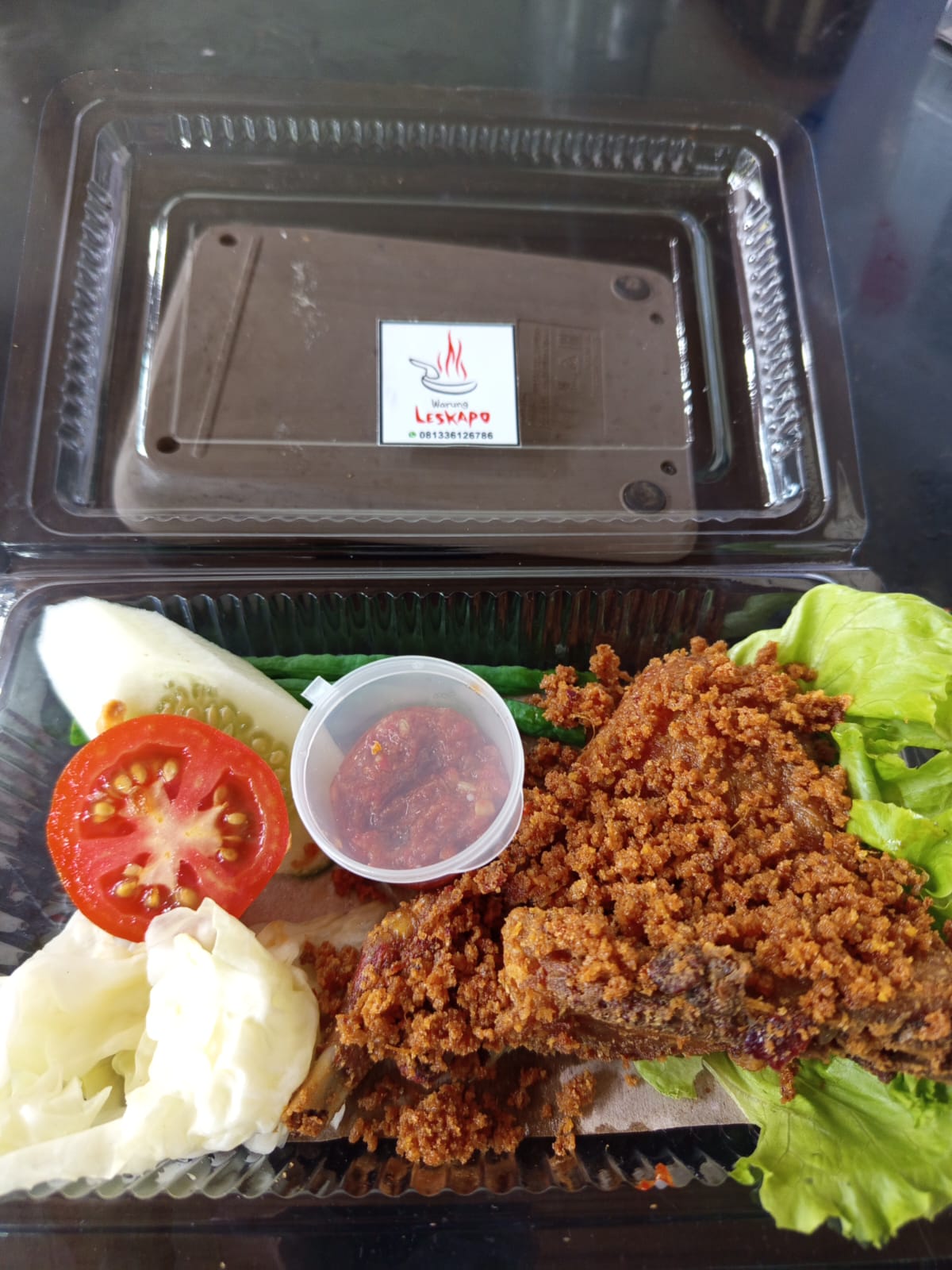 Ayam Goreng Kampung + Lalapan ( 1/4 Ekor , Dada )