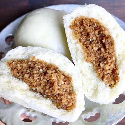 Bakpao ( 1 Box Isi 2 pcs ) Rasa Kacang Tanah + Wijen