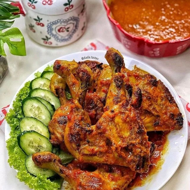 Ayam Bakar Bumbu Rujak ( 1/4 Ekor, Paha )