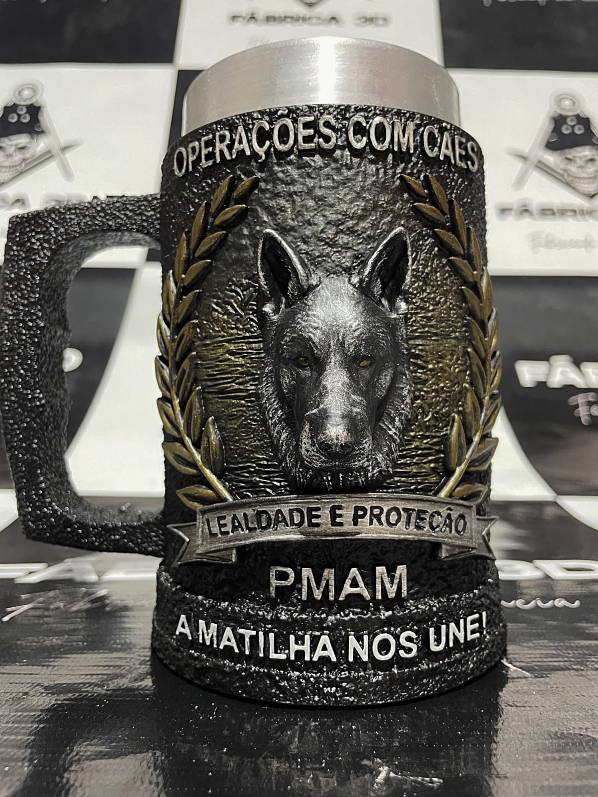 CANECA 3D  OPERAÇÕES COM CÃES PMAM  450ML 