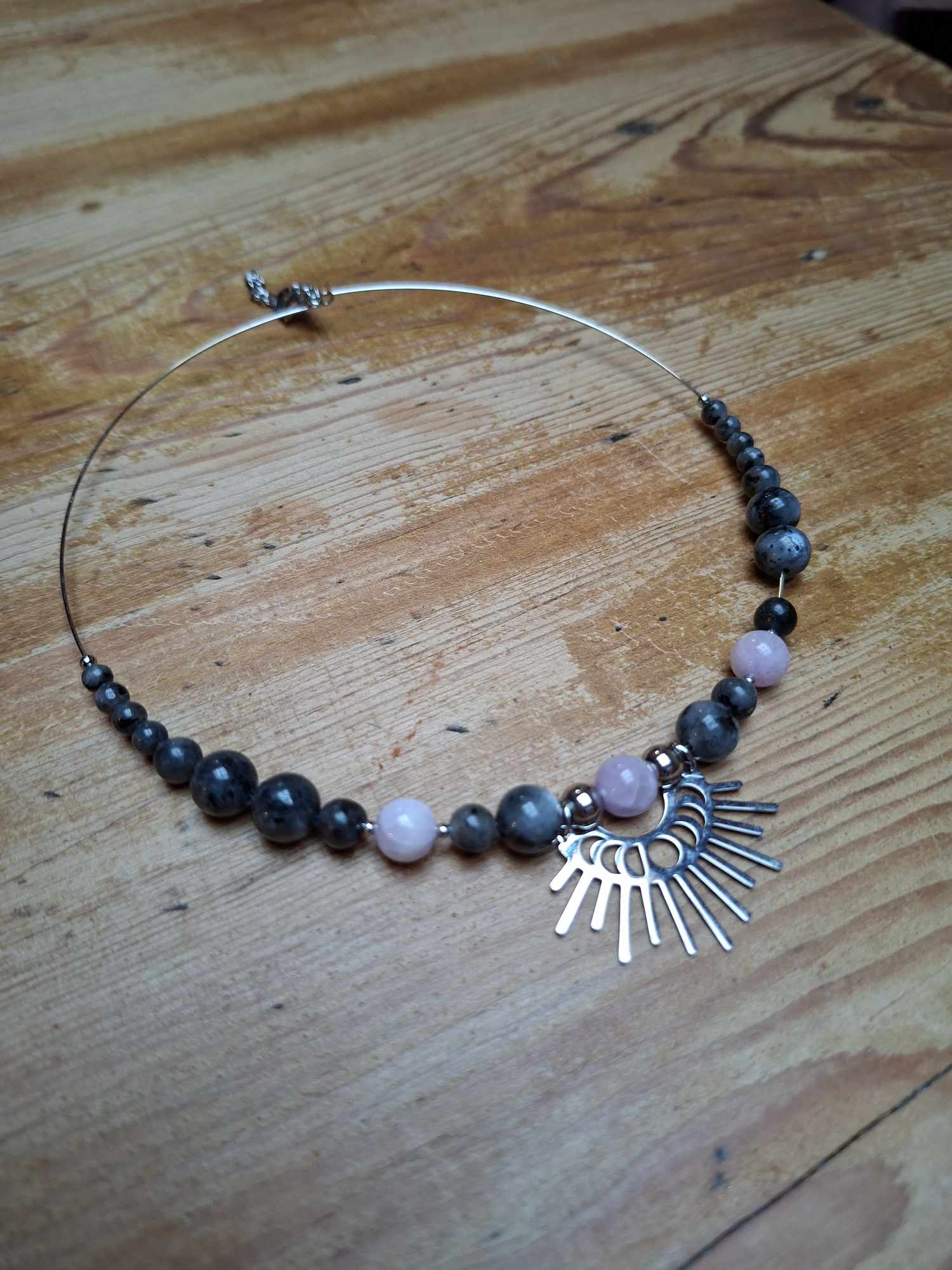 Collier déesse "Soleil et Lune"