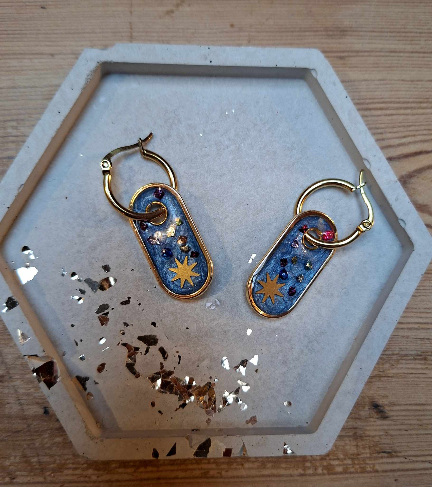 Boucles «cosmiques» étoiles bleu clair