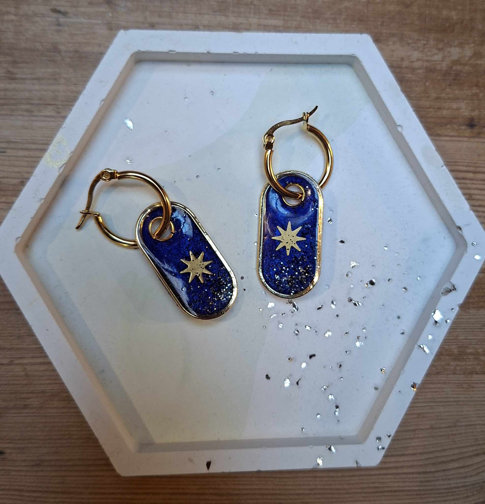 Boucles «cosmiques» étoiles bleu foncé