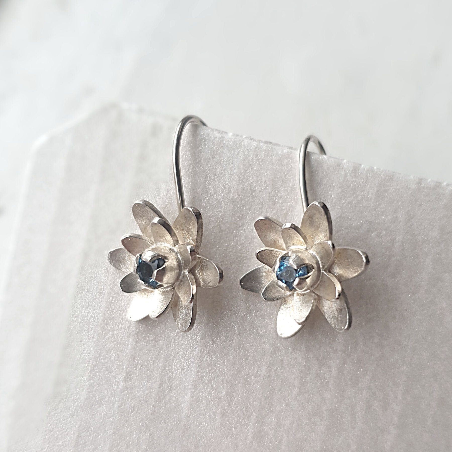 Lily Drop Earrings | Silver