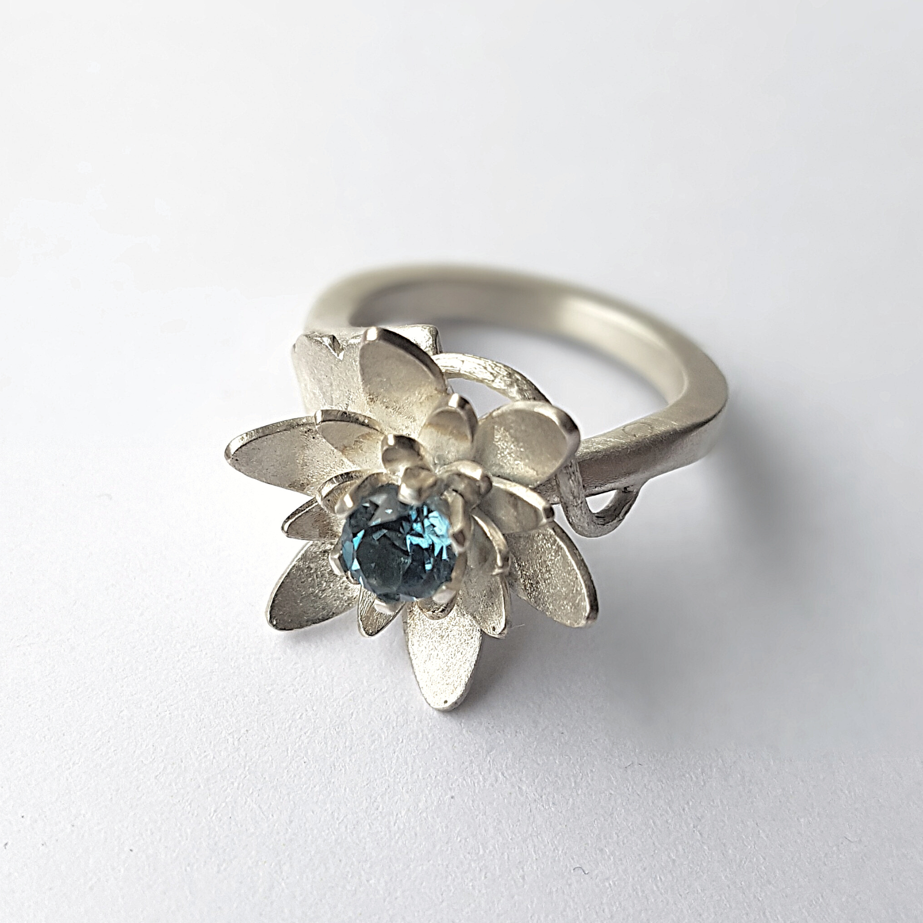 Lily Ring | Topaz | Silver