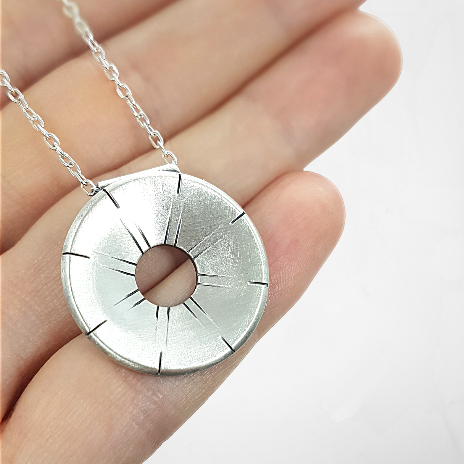 Donut Pendant Necklace | Silver