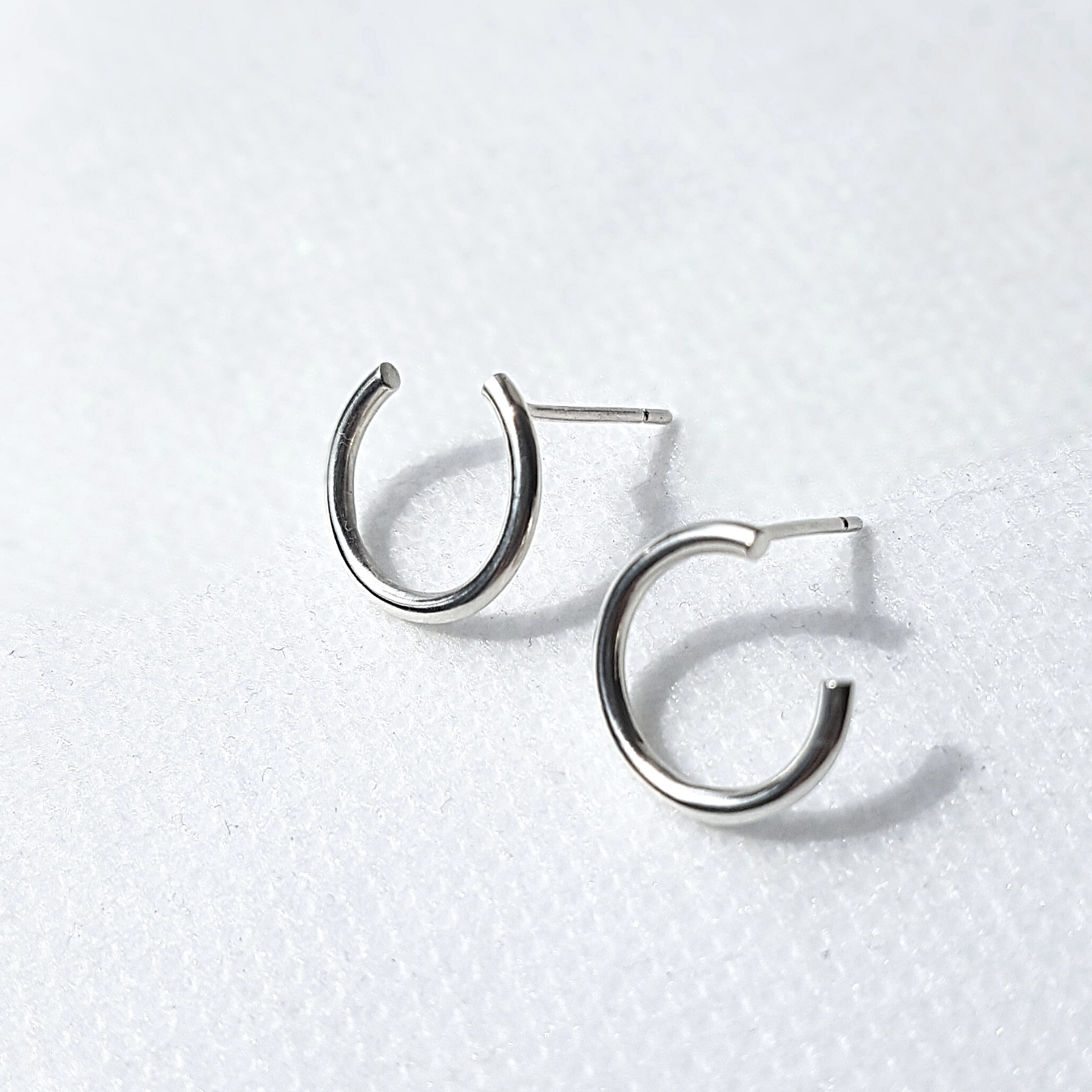 Wire Circle Stud Earrings | Silver