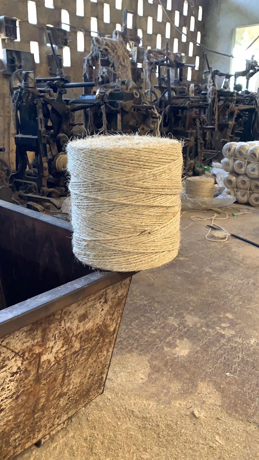 Rollo de hilo de yute