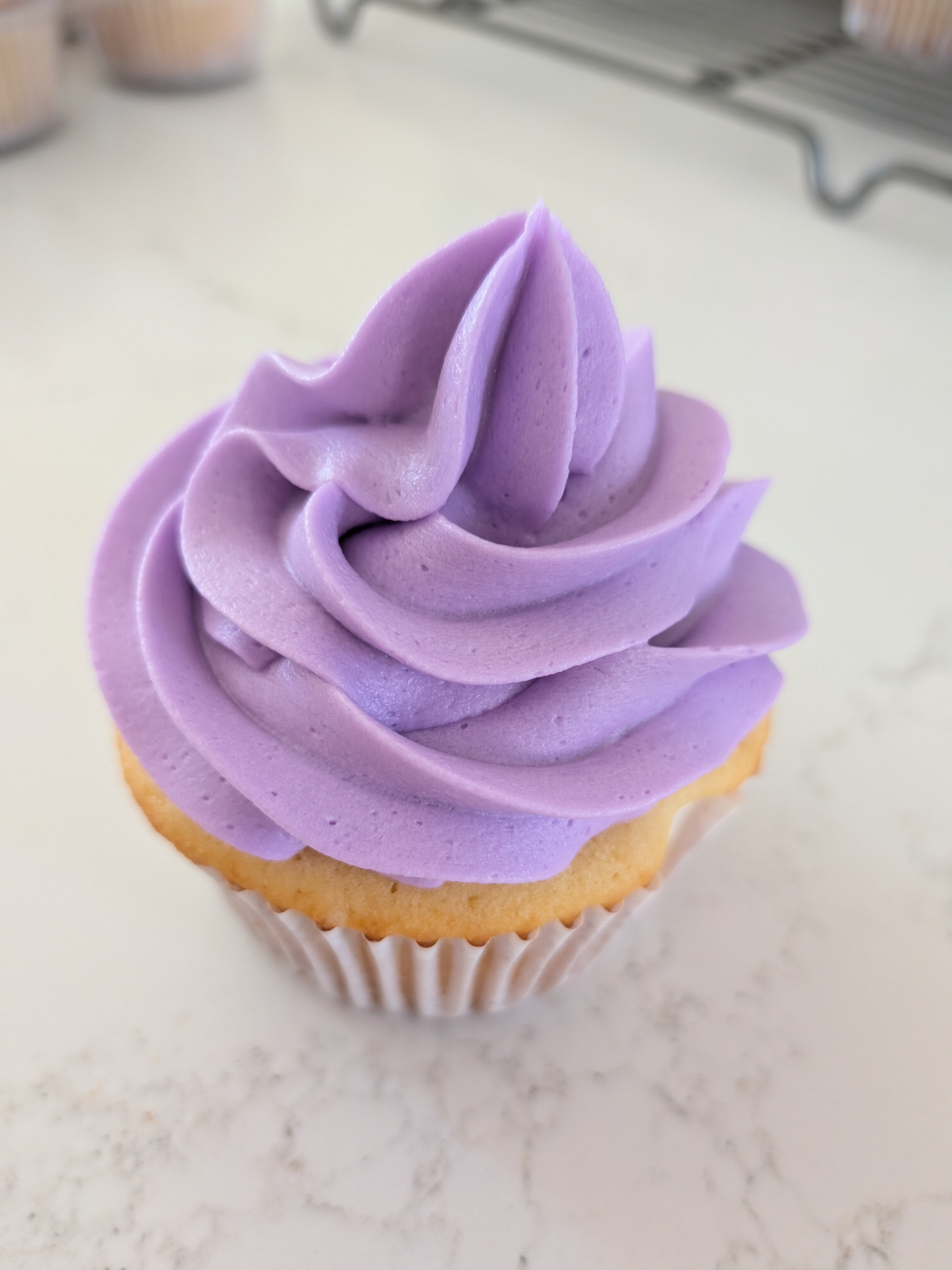 12 Custom Cupcakes - simple design