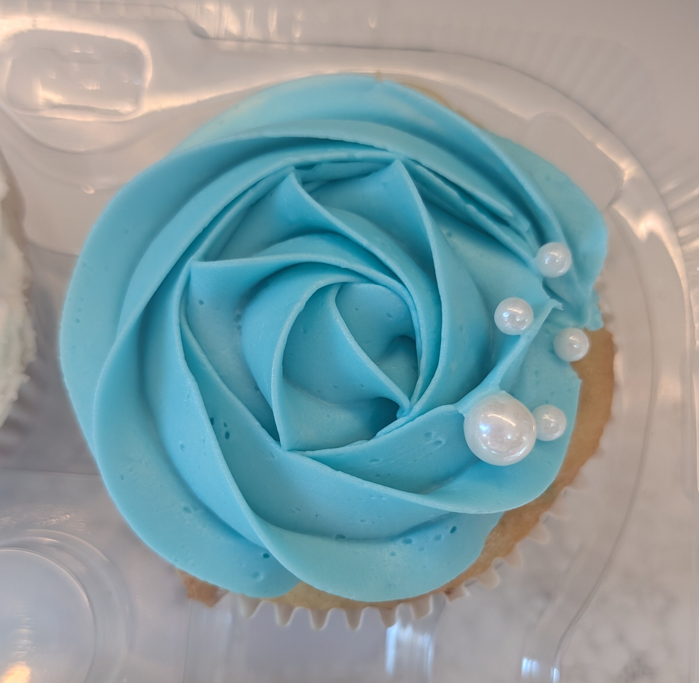 12 Custom Cupcakes - simple design