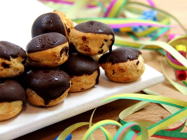 Hocolade soesjes (12 stuks)