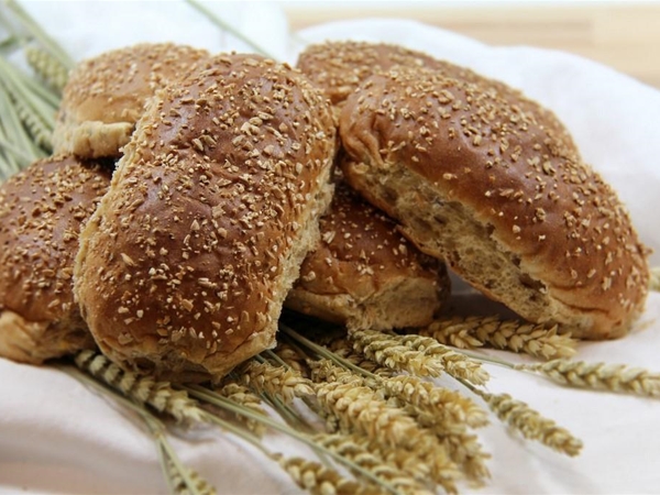 Zachte speltbroodjes (6 stuks)