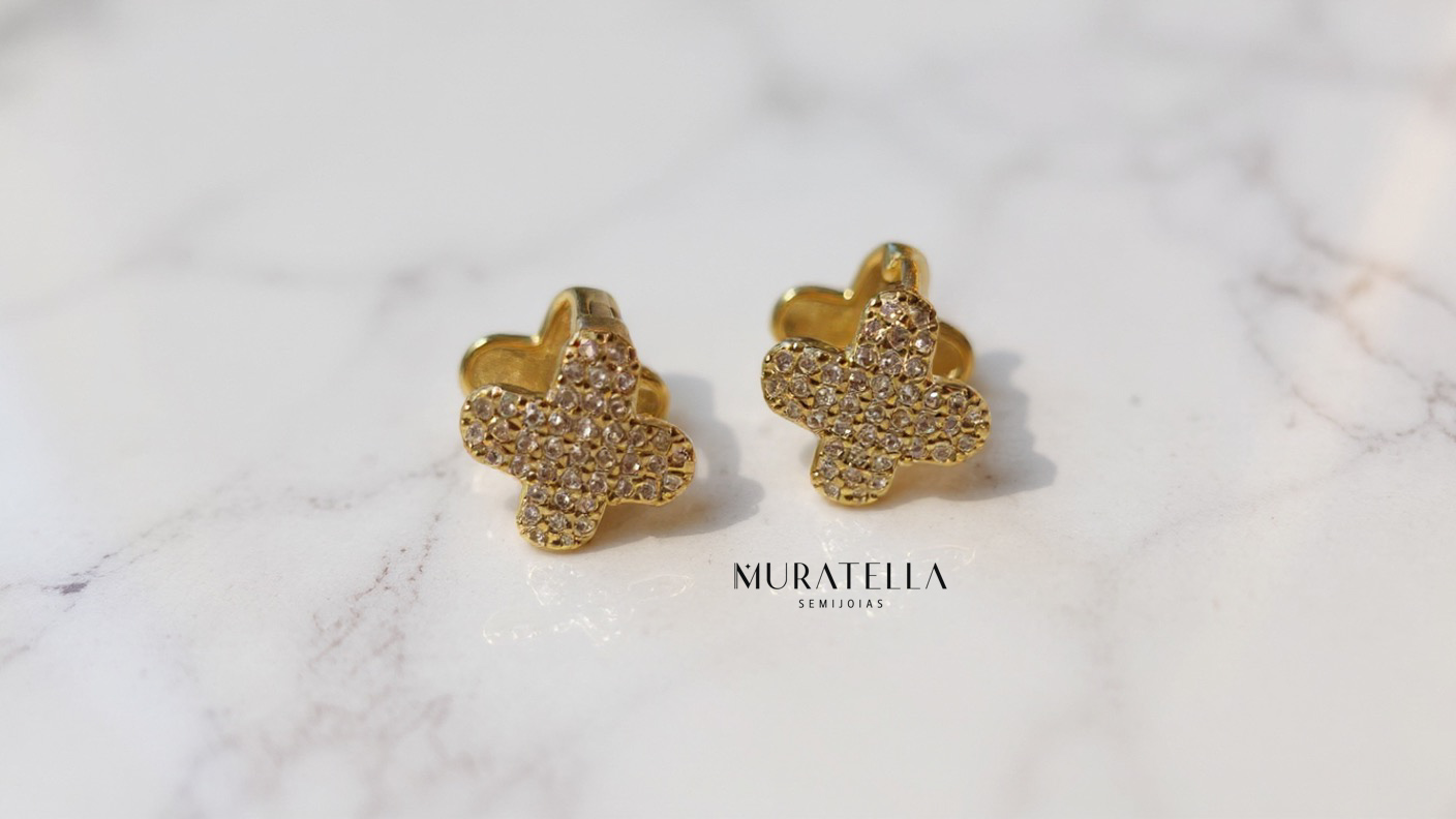 Brinco Trevo Cravejado.