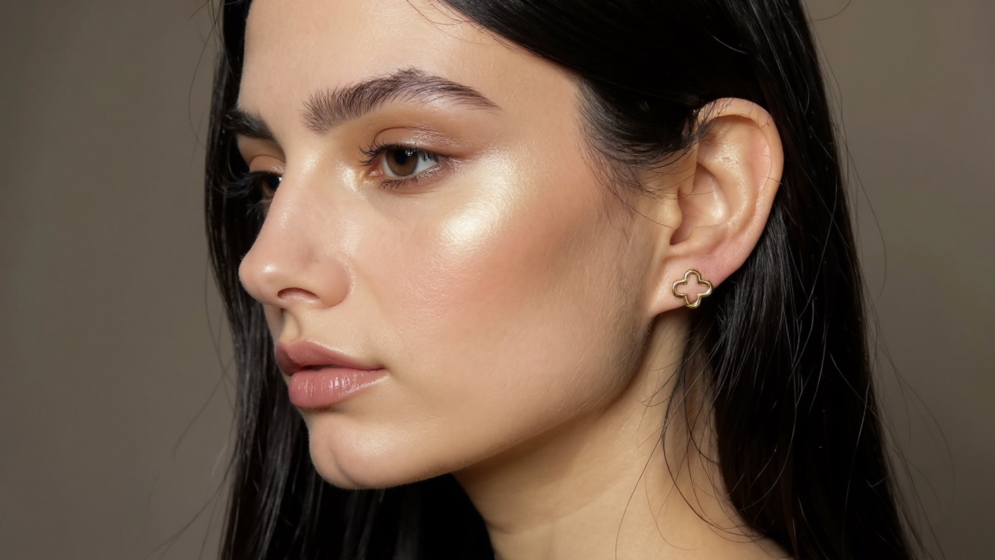 Brinco Trevo Vazado Banhado à Ouro 18k