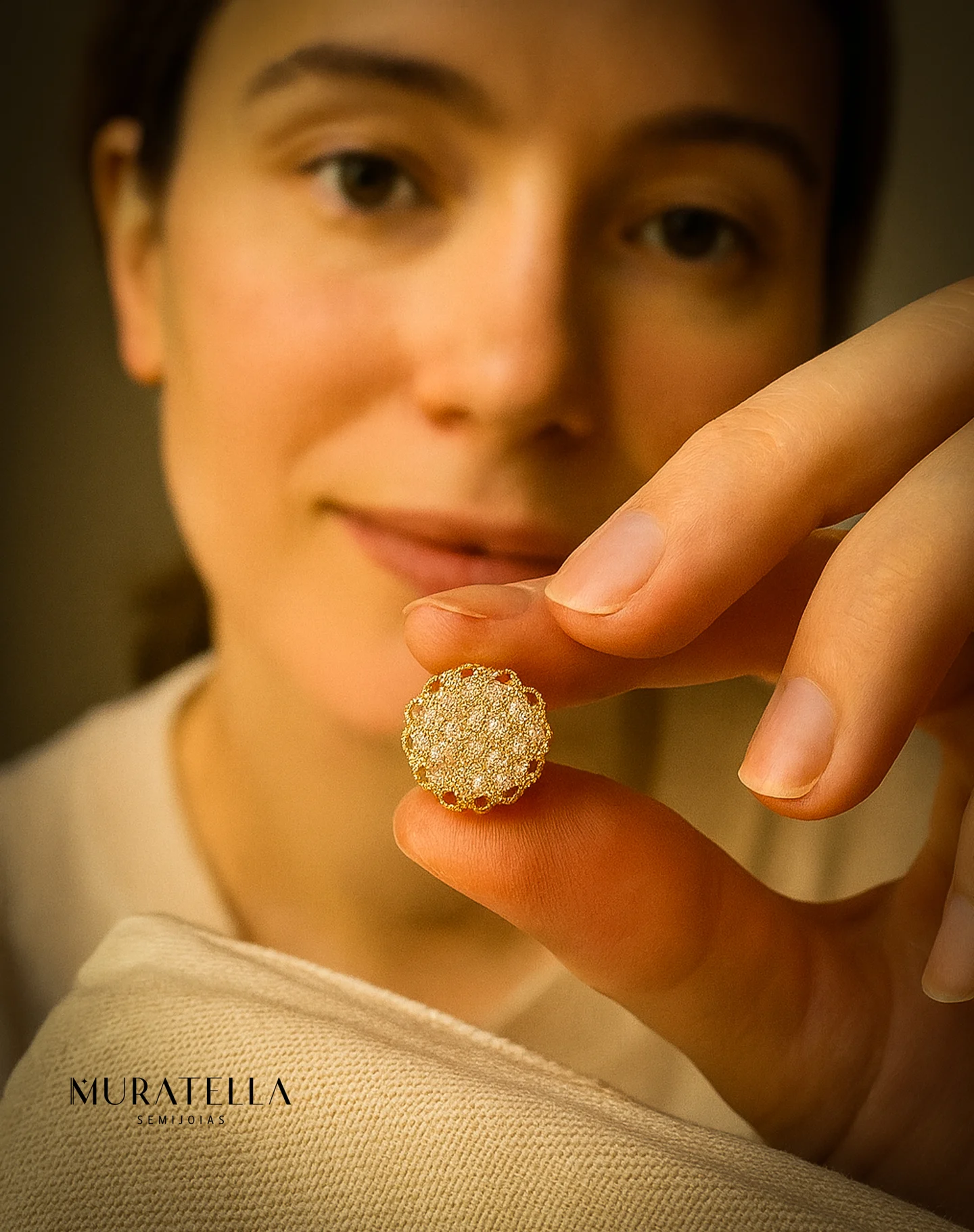 Brinco de Zircônias Cravejadas