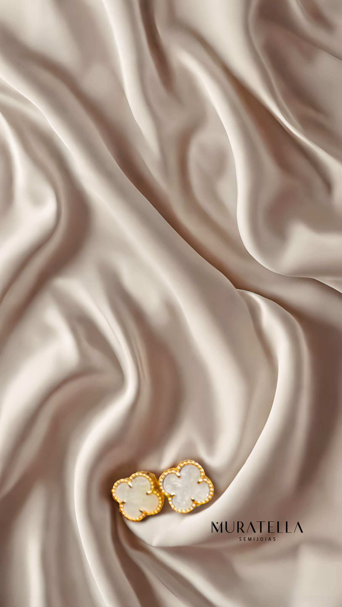 Brinco Trevo em Madrepérola