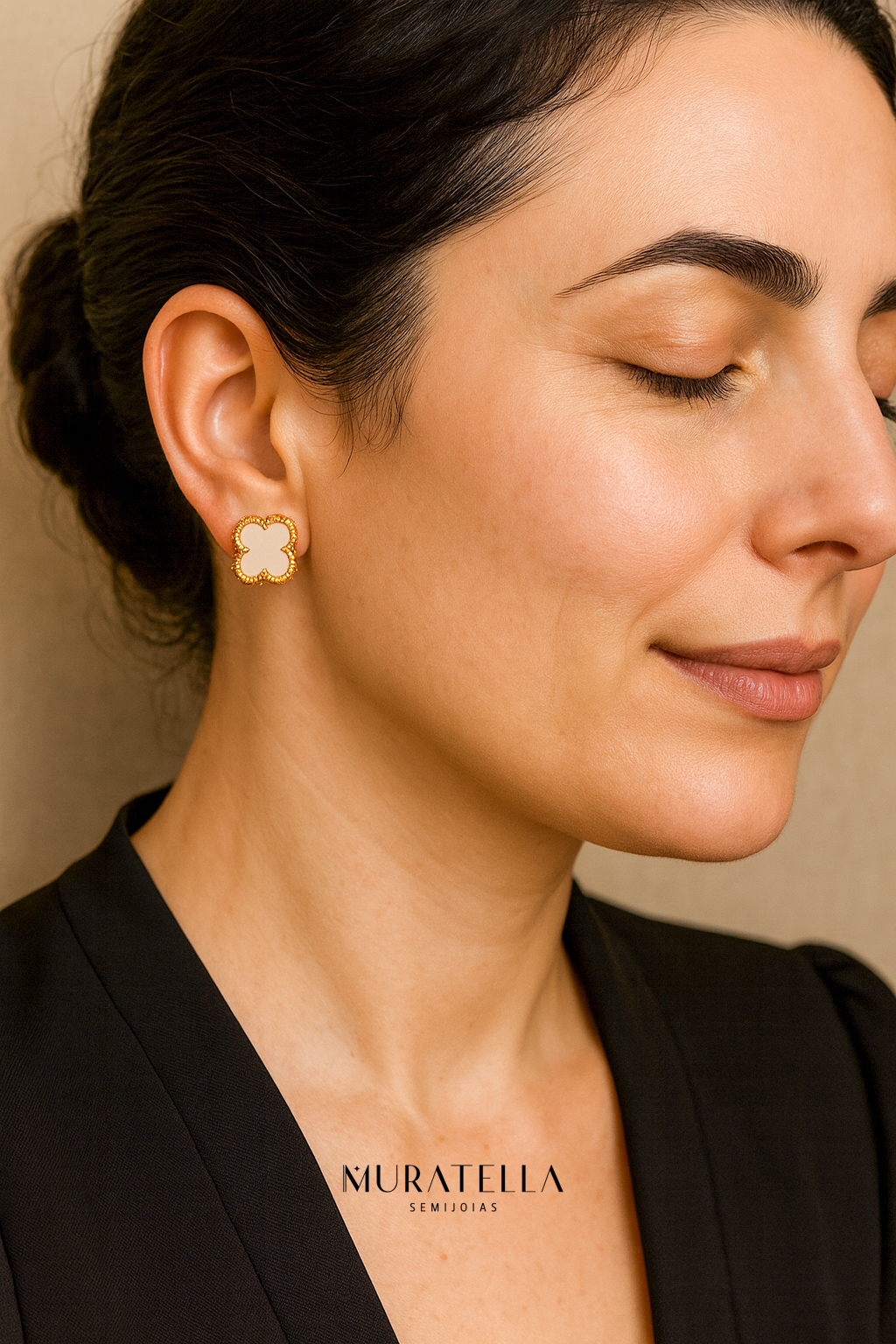 Brinco Trevo em Madrepérola