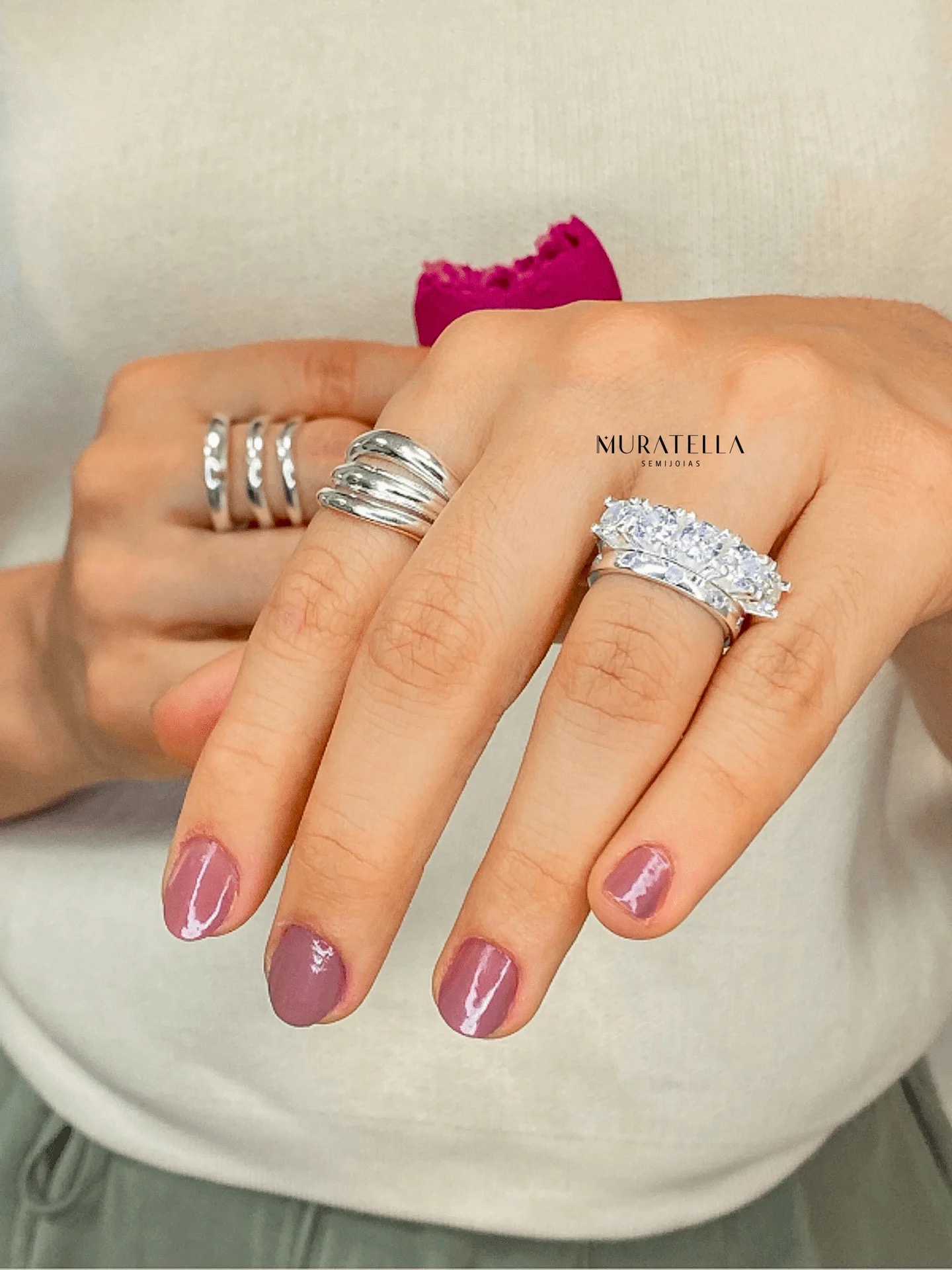 Anel Banho de Prata com Zircônias