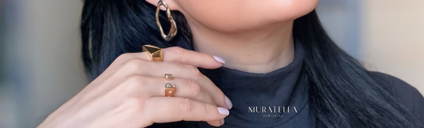 Anel Banhado em Ouro e Zircônias brancas