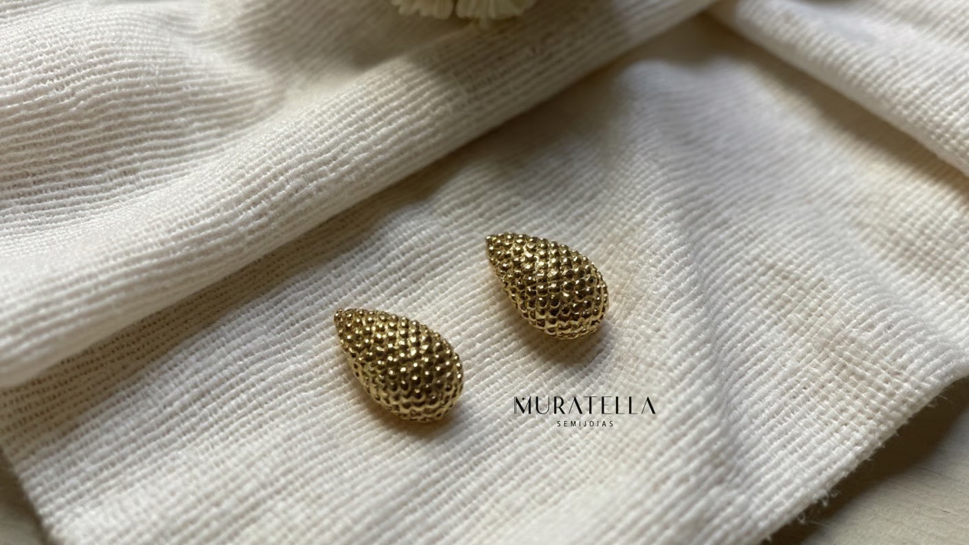 Brinco Elegante  Banhado à de Ouro