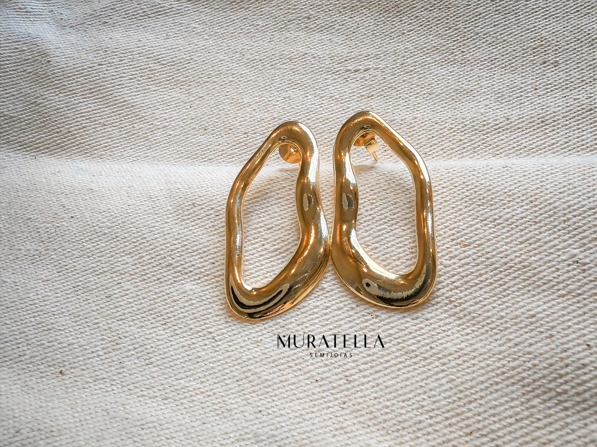 Brincos Orgânicos Banhados à Ouro 18K.