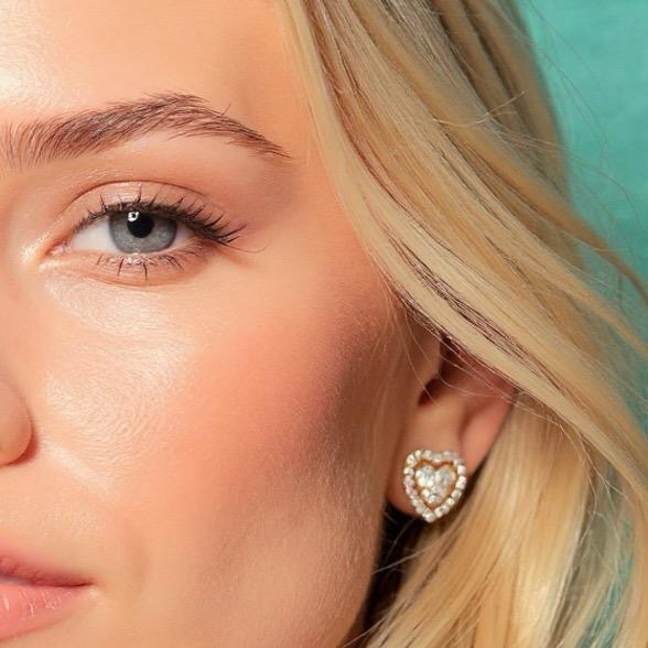 Brinco de Coração com Zircônias, Banhado à Ouro