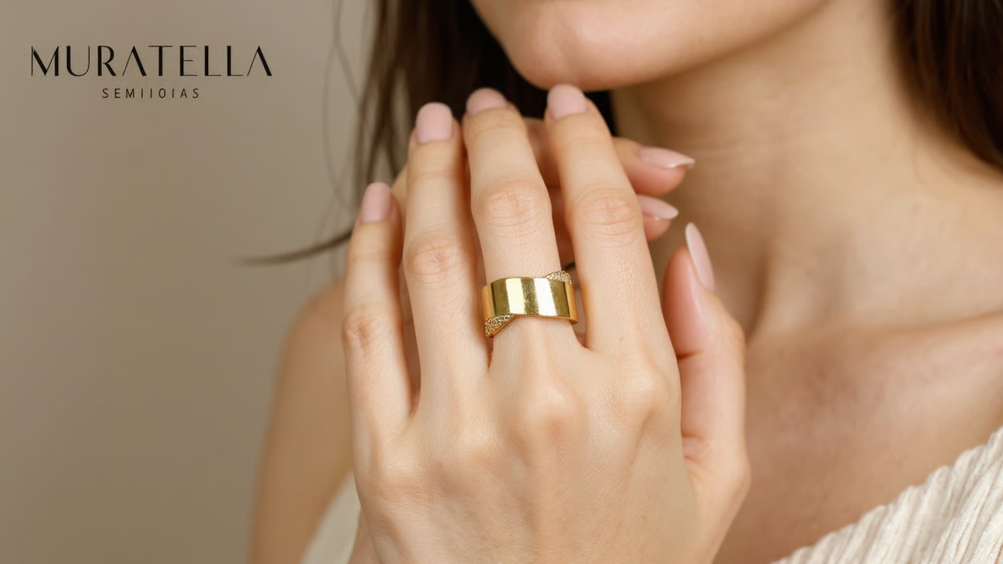 Anel banho de ouro e Zircônias Brancas