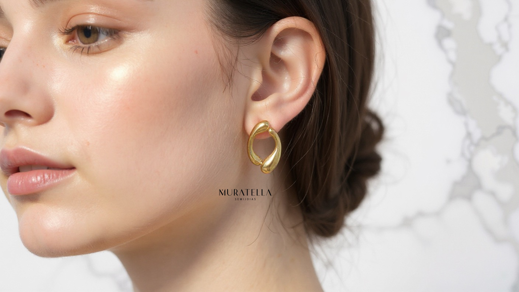 Brinco Dourado Moderno