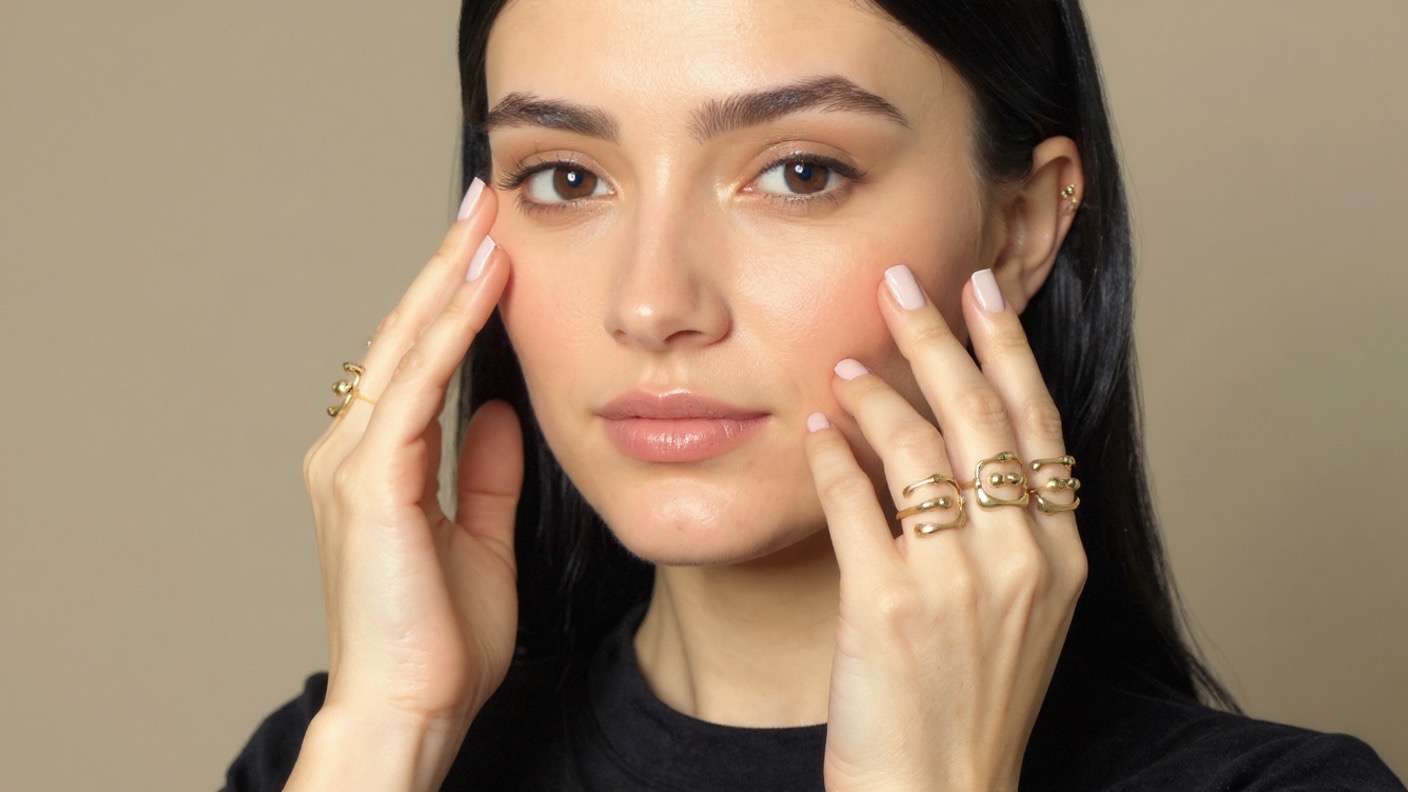 Anel Geométrico banhado à Ouro 18k.