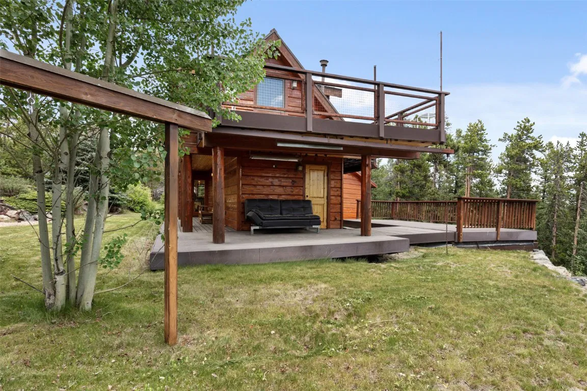 cabaña moderna en la montaña