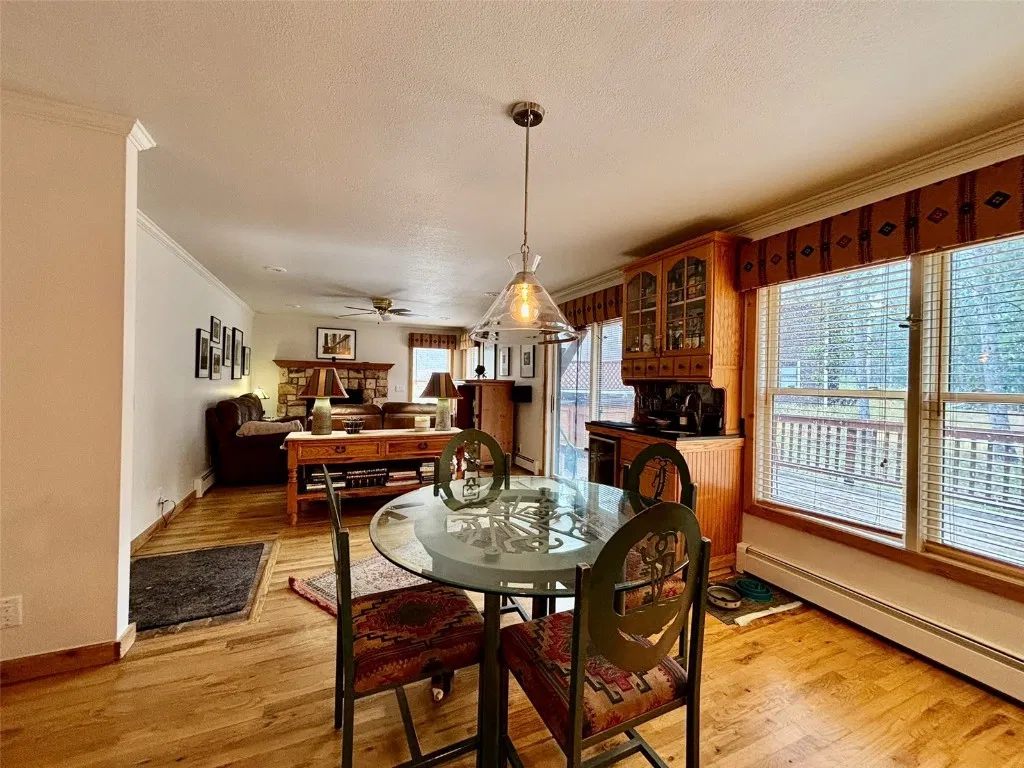 casa rústica de dos pisos