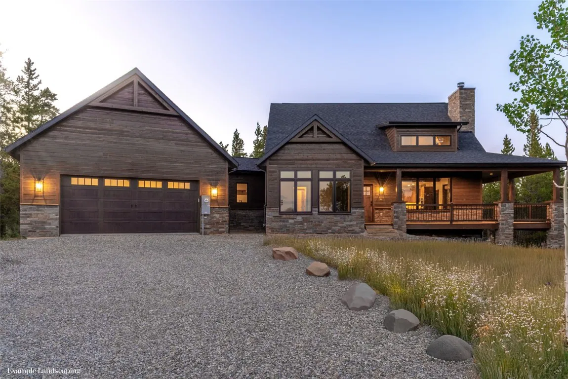 casa familiar de estilo moderno rústico