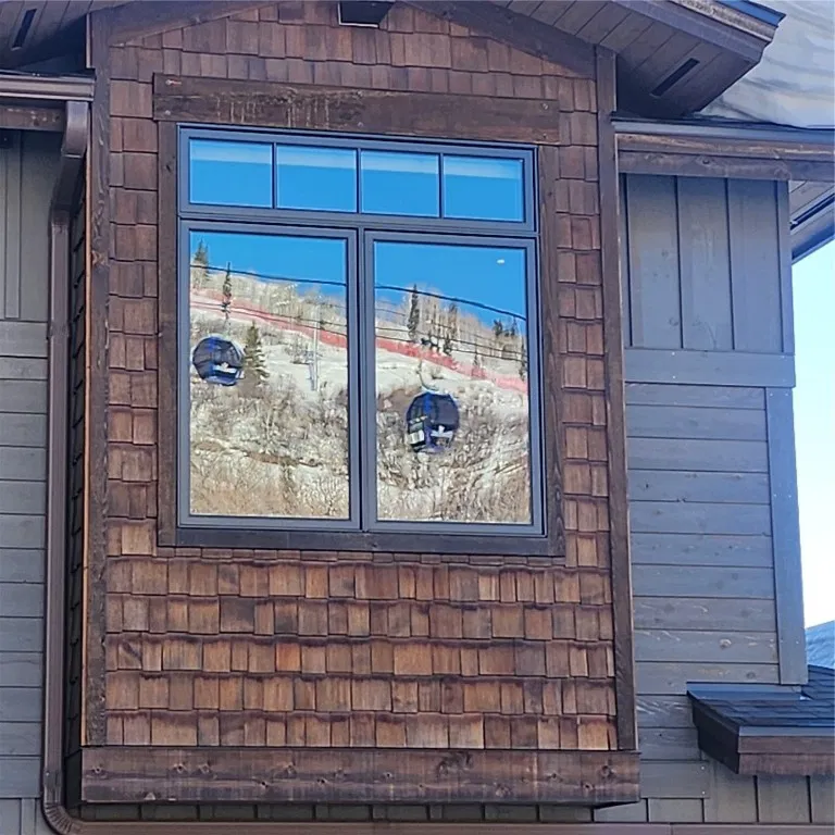  casa moderna con vista a la montaña