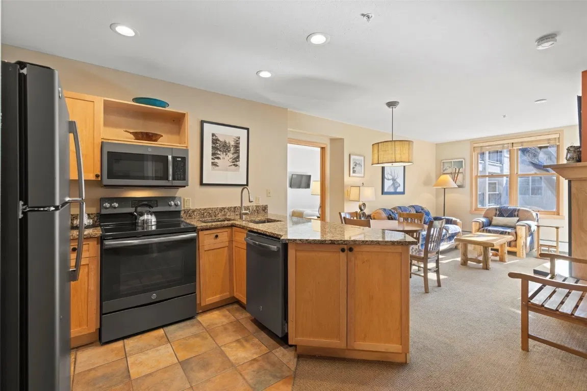 Espacioso balcón de condominio