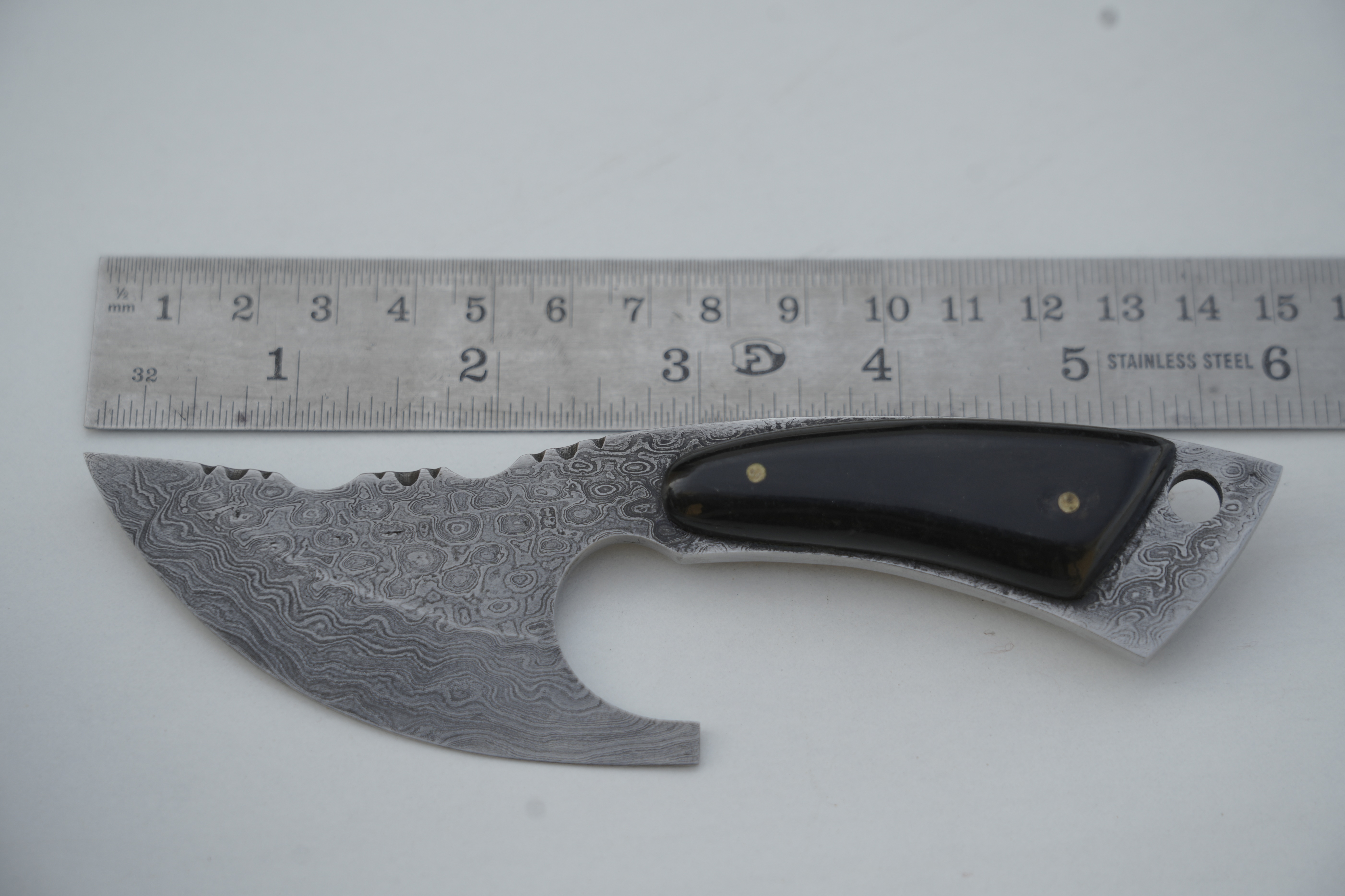 Curved Damascus Steel Knife Skinner knife buffalo horn handle 