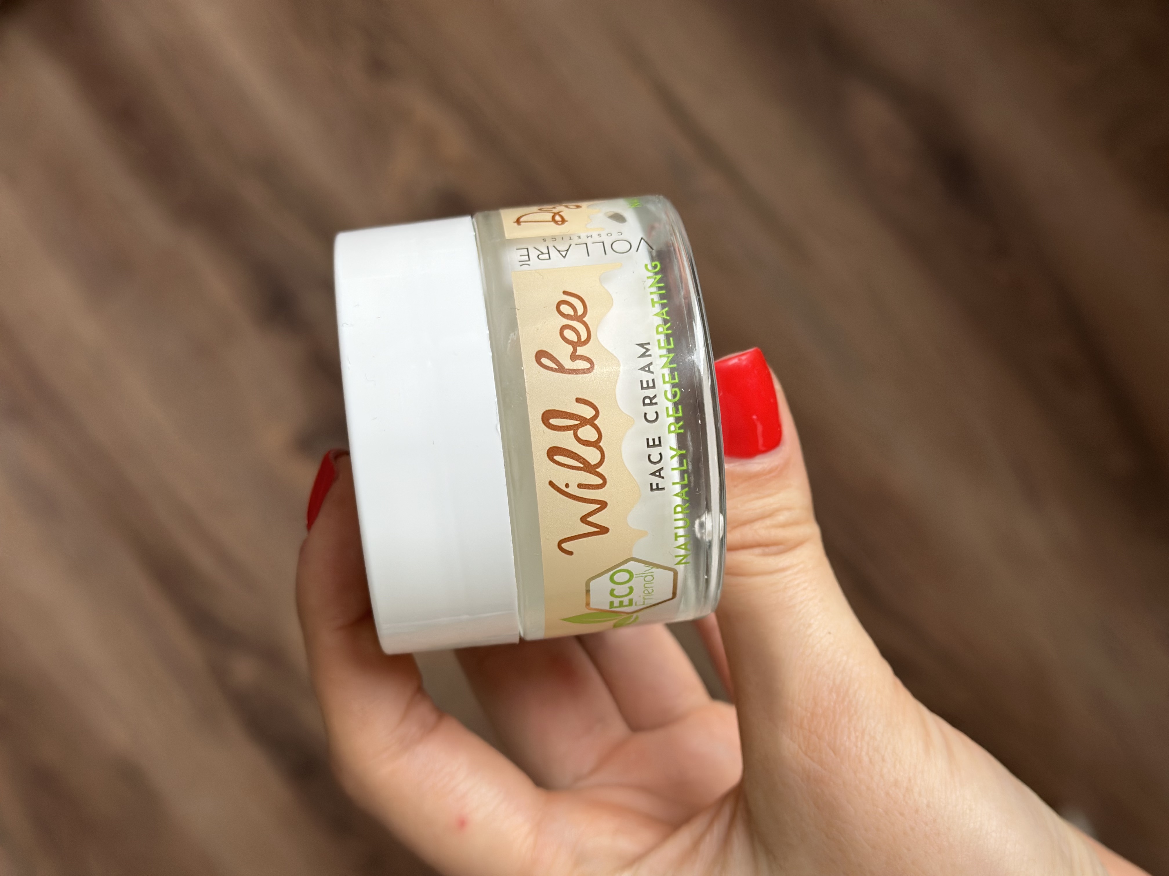 Wild bee veido kremas