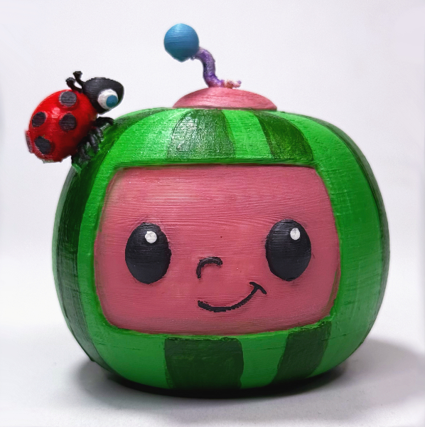 كيكة عيد ميلاد ملونة