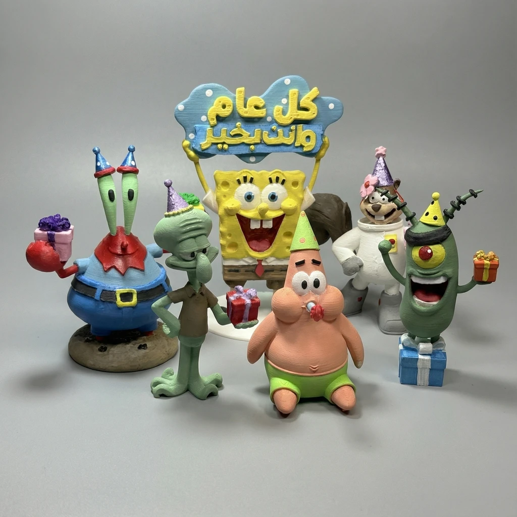 مجسم غاري الحلزون يحتفل