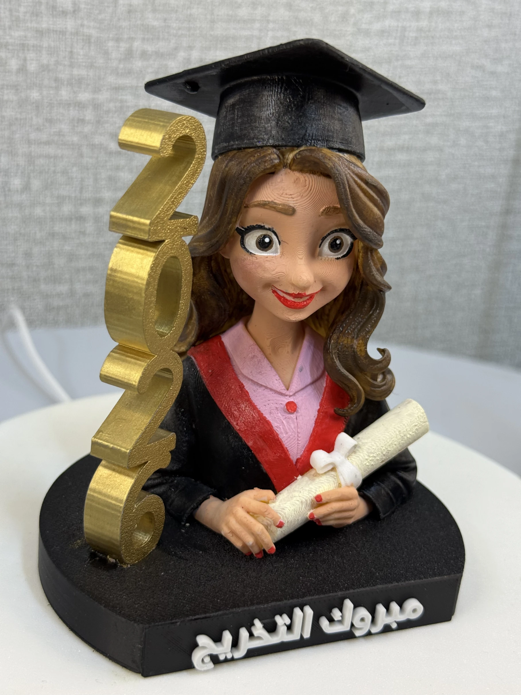 مجسم تخرج من الجامعة 2026